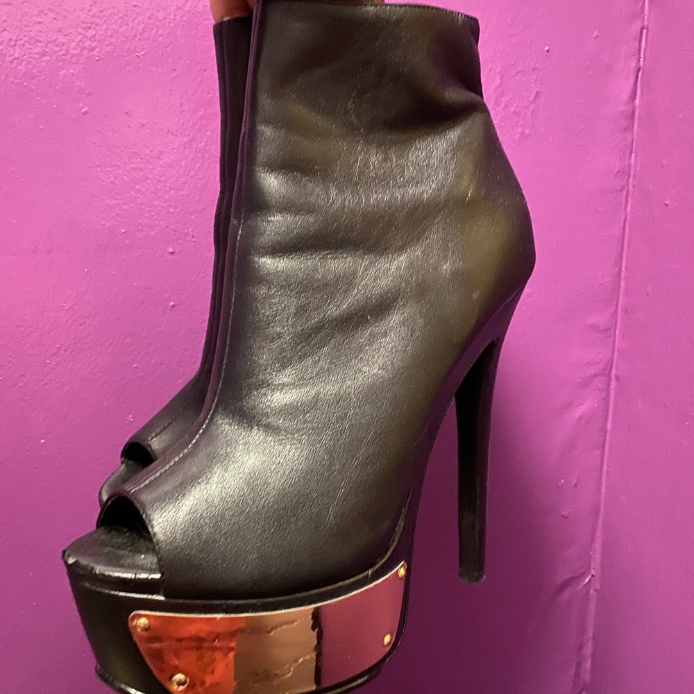 Steve Madden Leather Boot